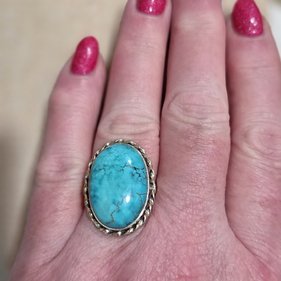 Turquoise Silver Ring - Picture 4 of 4